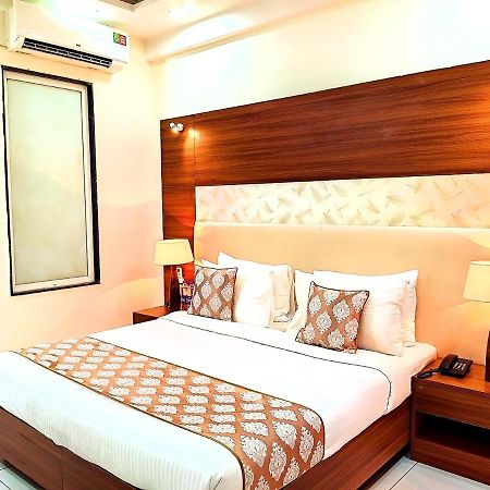Hotel When In Gurgaon - Opposite To Artemis Hospital Exteriör bild
