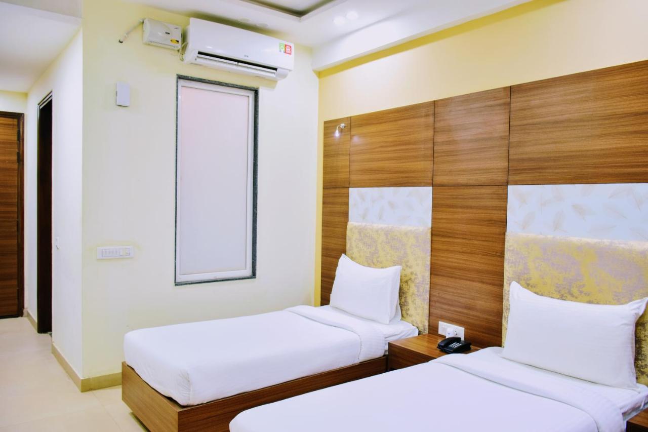 Hotel When In Gurgaon - Opposite To Artemis Hospital Exteriör bild