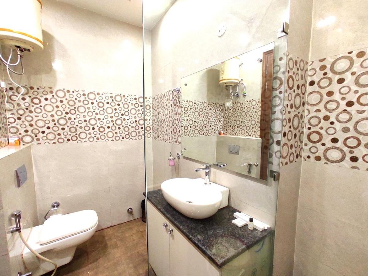 Hotel When In Gurgaon - Opposite To Artemis Hospital Exteriör bild